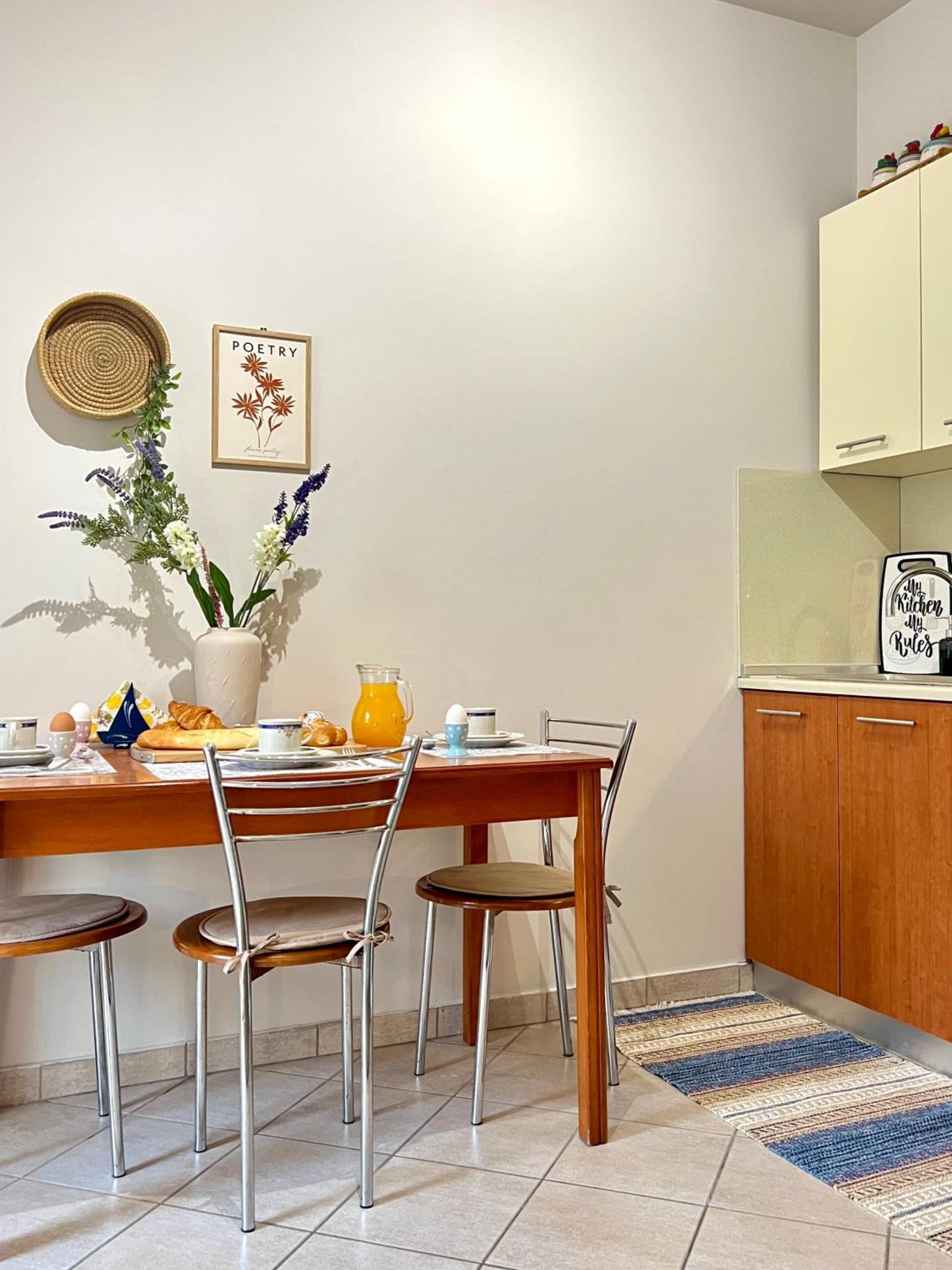Apartment Haplotes *